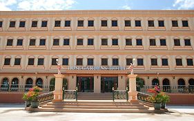 Rose Garden Hotel
